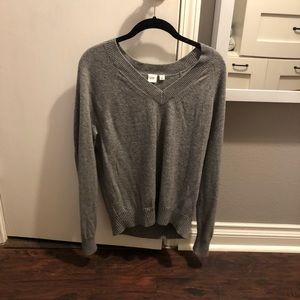 Gap v-neck sweater